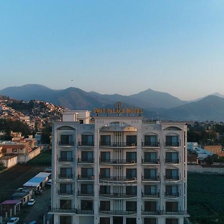 Swat Palace Hotel By Northin Mam Derai Екстериор снимка