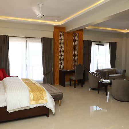 Swat Palace Hotel By Northin Mam Derai Стая снимка