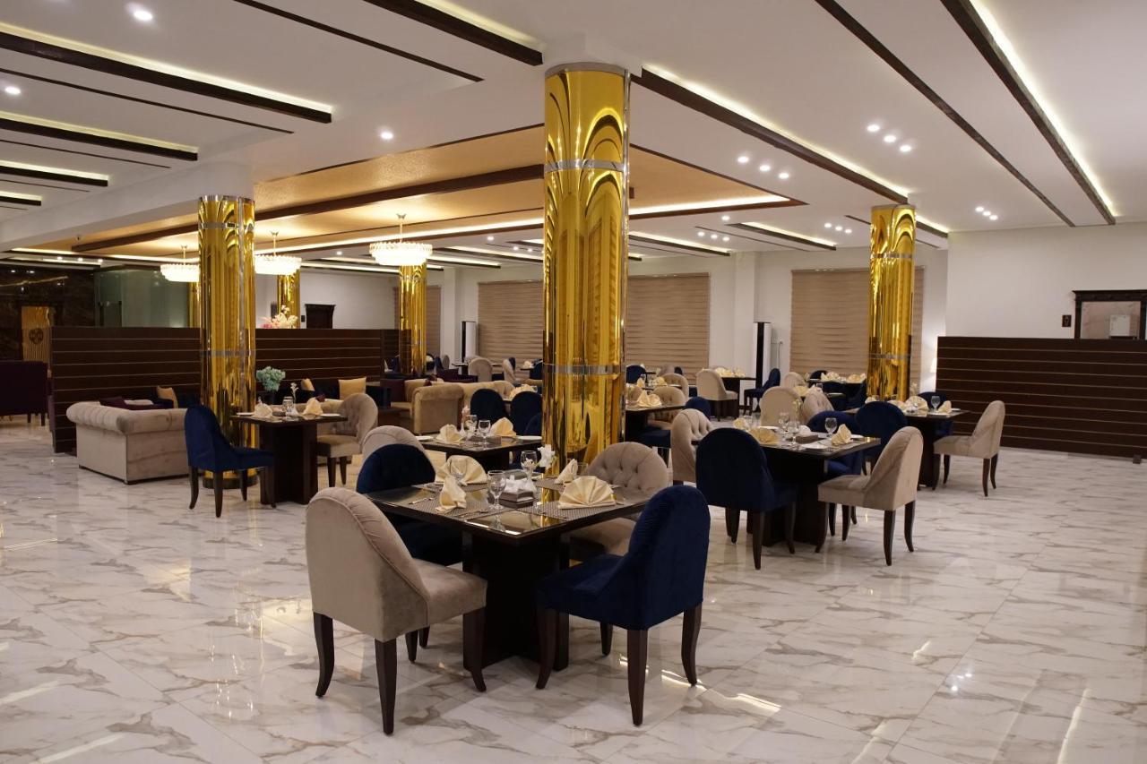 Swat Palace Hotel By Northin Mam Derai Екстериор снимка