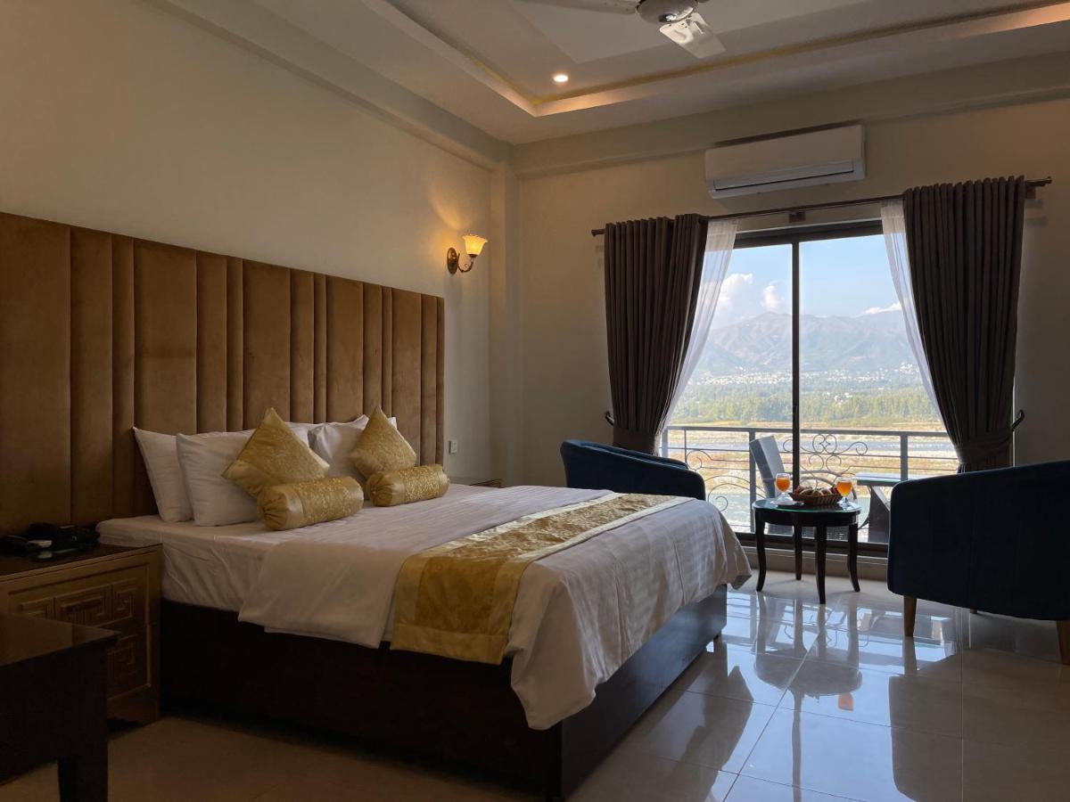 Swat Palace Hotel By Northin Mam Derai Екстериор снимка