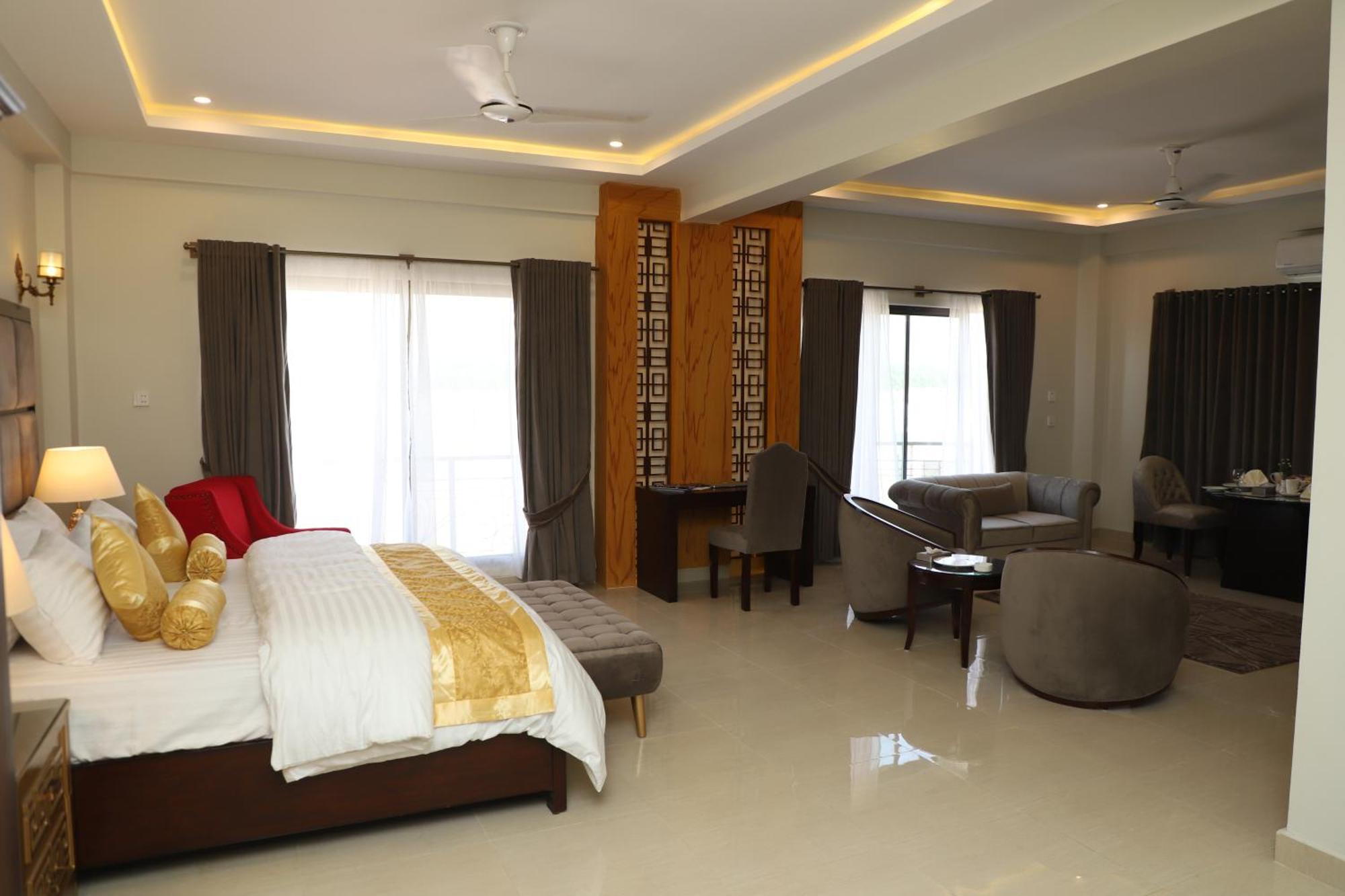 Swat Palace Hotel By Northin Mam Derai Стая снимка